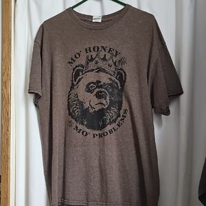 Delta Men's Brown Graphic 'Mo' Honey Mo' Problems' Short Sleeve Tee